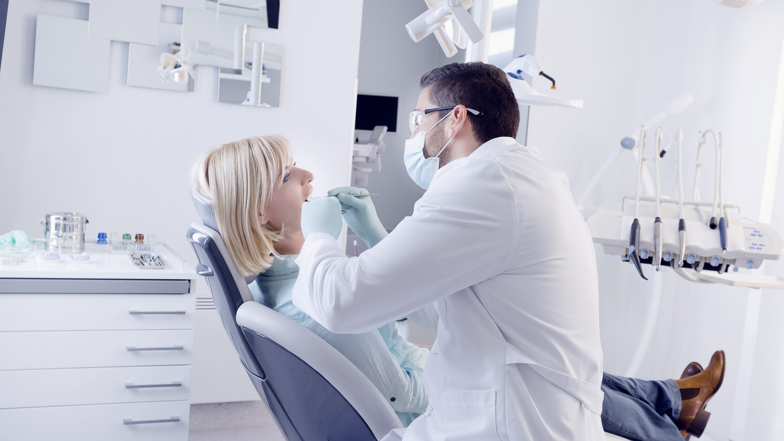 Dentist in Holland, OH